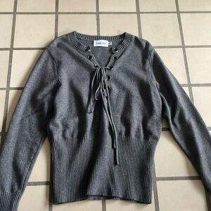 Line & Dot sweater